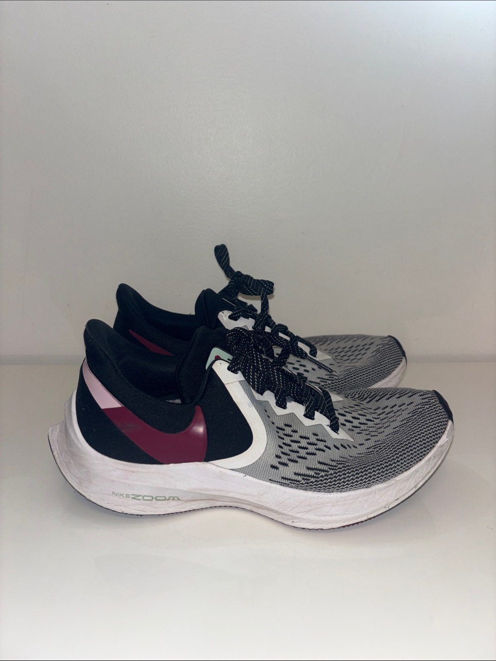 Nike Women's Grey Burgundy Zoom Running Sneakers u complete me heart Sz 7 pink